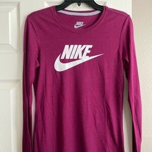 Nike woman shirt S